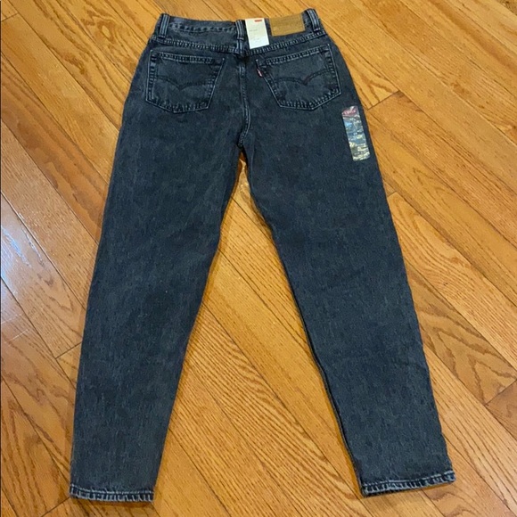 🔥🔥🔥NWT Levi’s Premium Mom Jeans - Picture 7 of 10